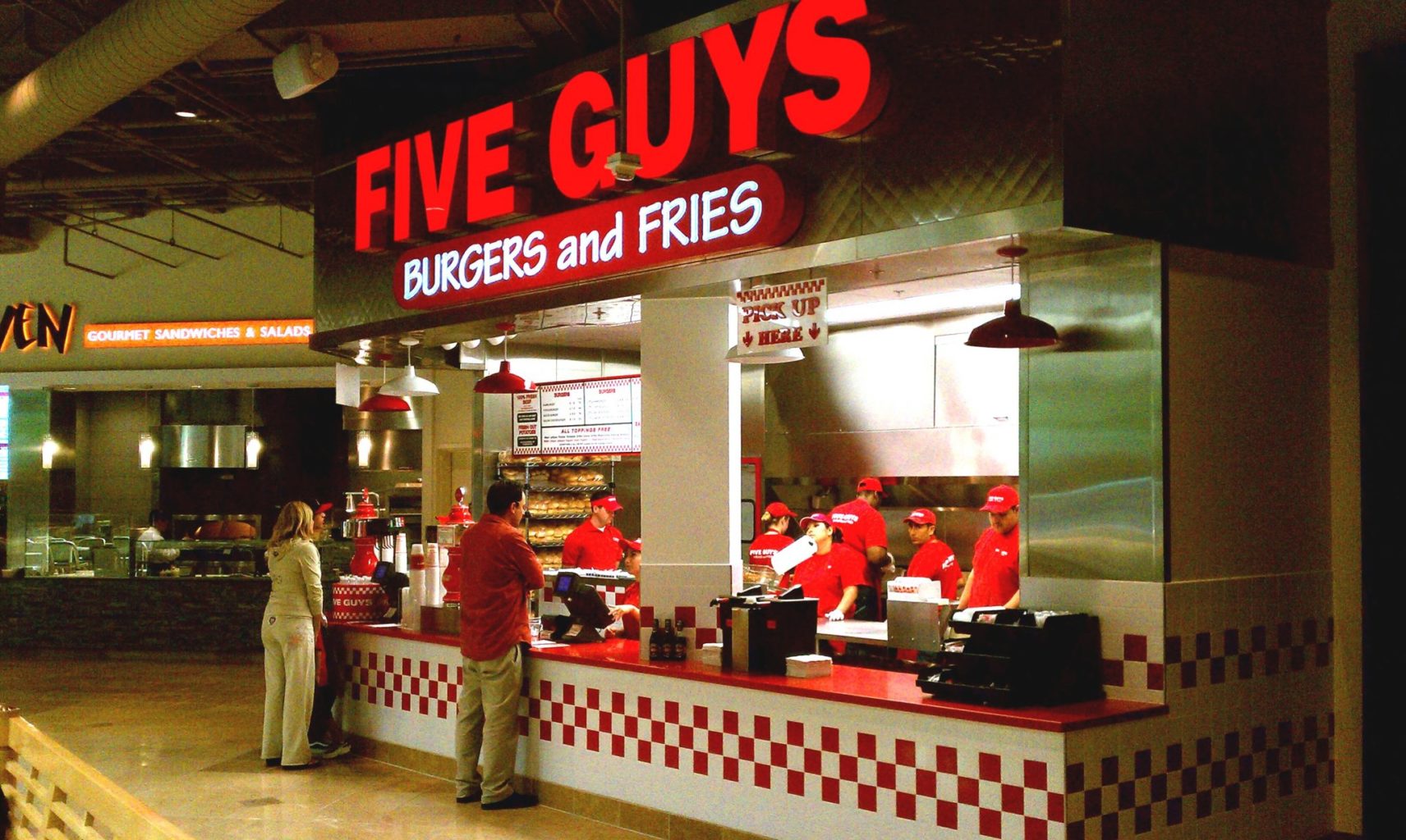 Five Guys Sta Crescendo: Scopri le Nostre Offerte di Lavoro