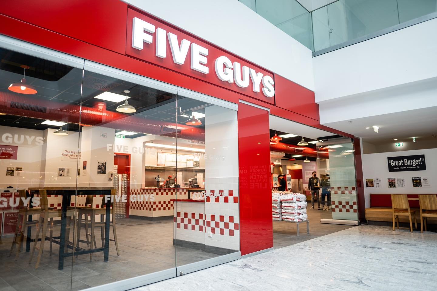 Ingredientes Five Guys Junte-se à Família Five Guys: Oportunidades de Trabalho em Um Ambiente Dinâmico e Acolhedor